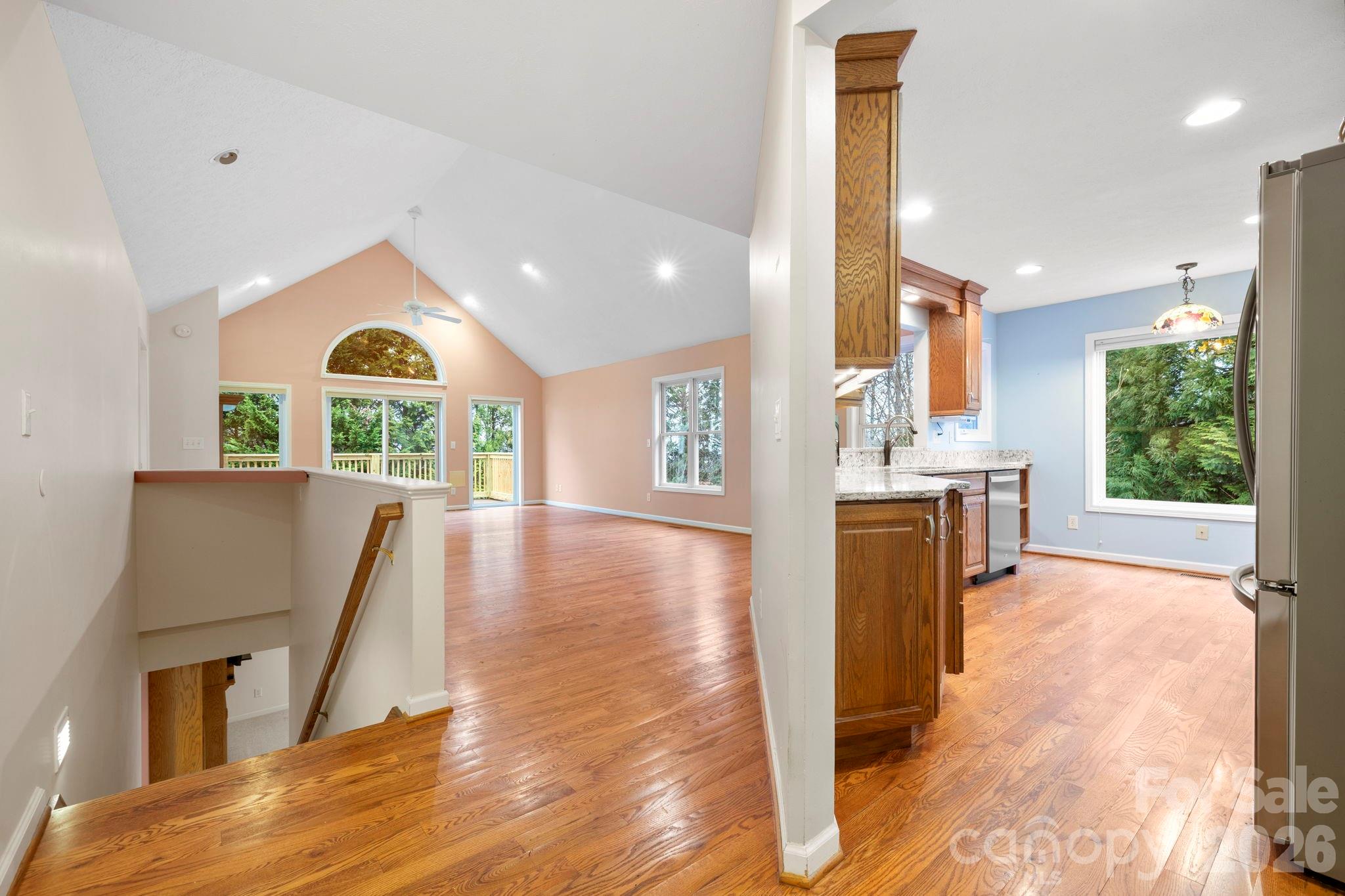 242 Carriage Summitt Way