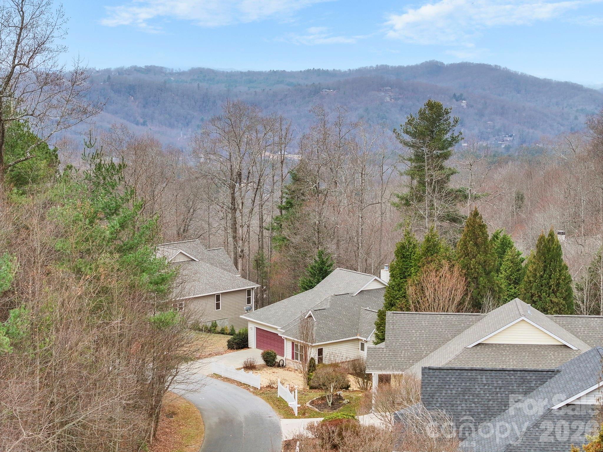 242 Carriage Summitt Way