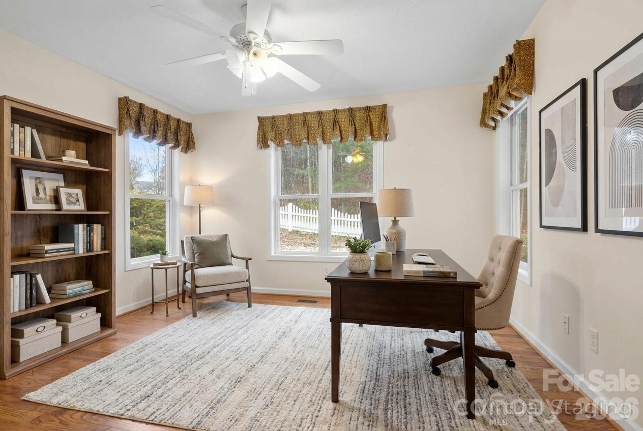 242 Carriage Summitt Way