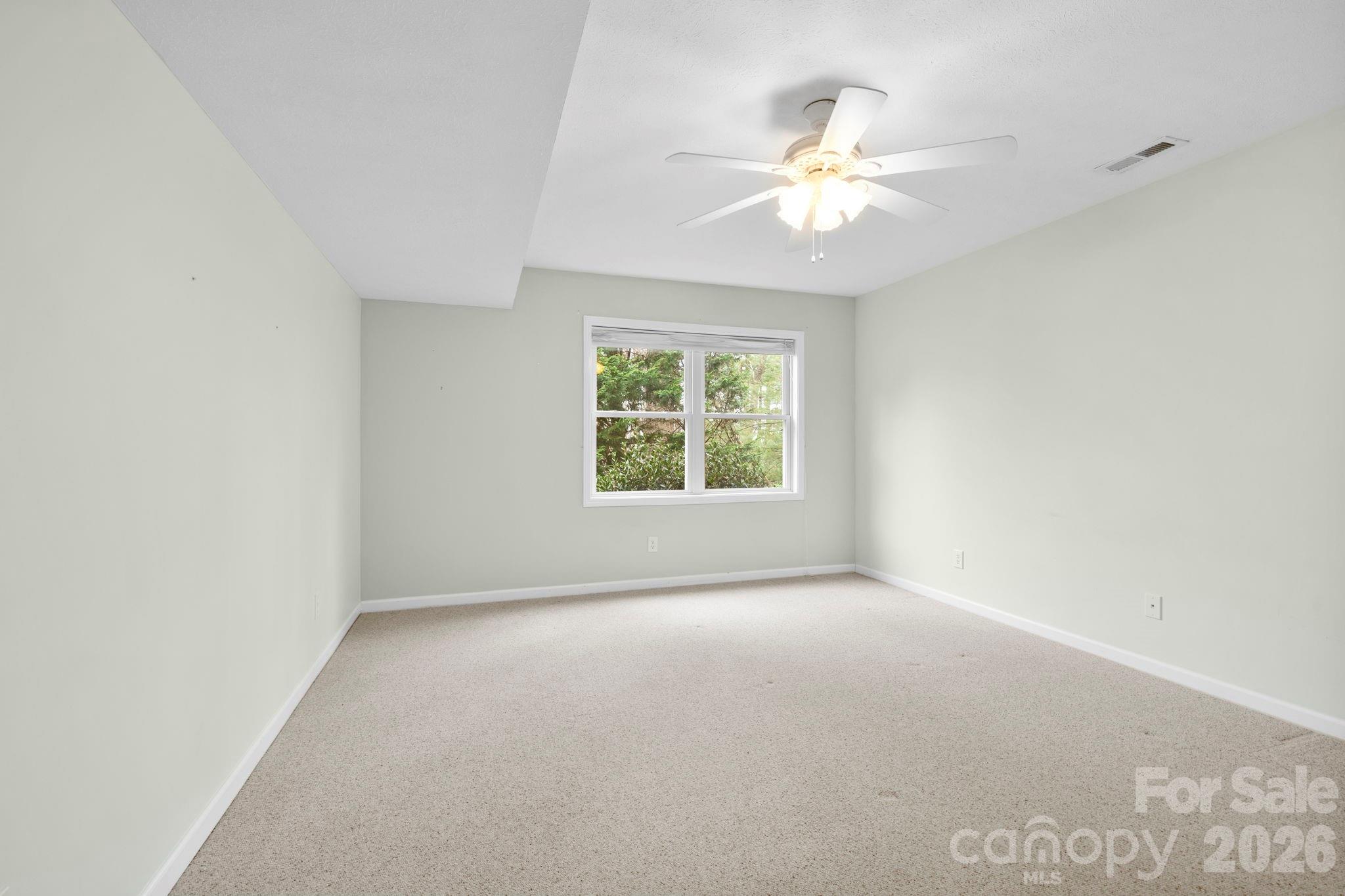 242 Carriage Summitt Way