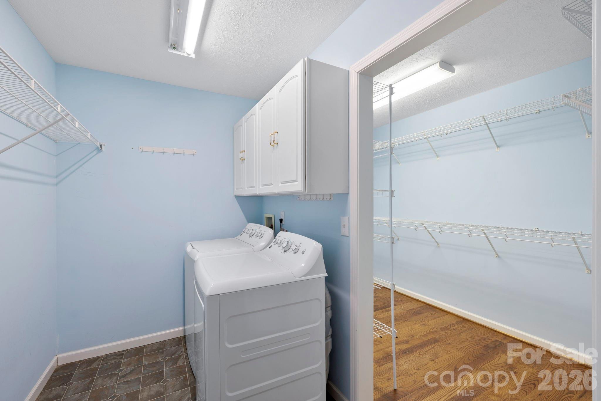 242 Carriage Summitt Way