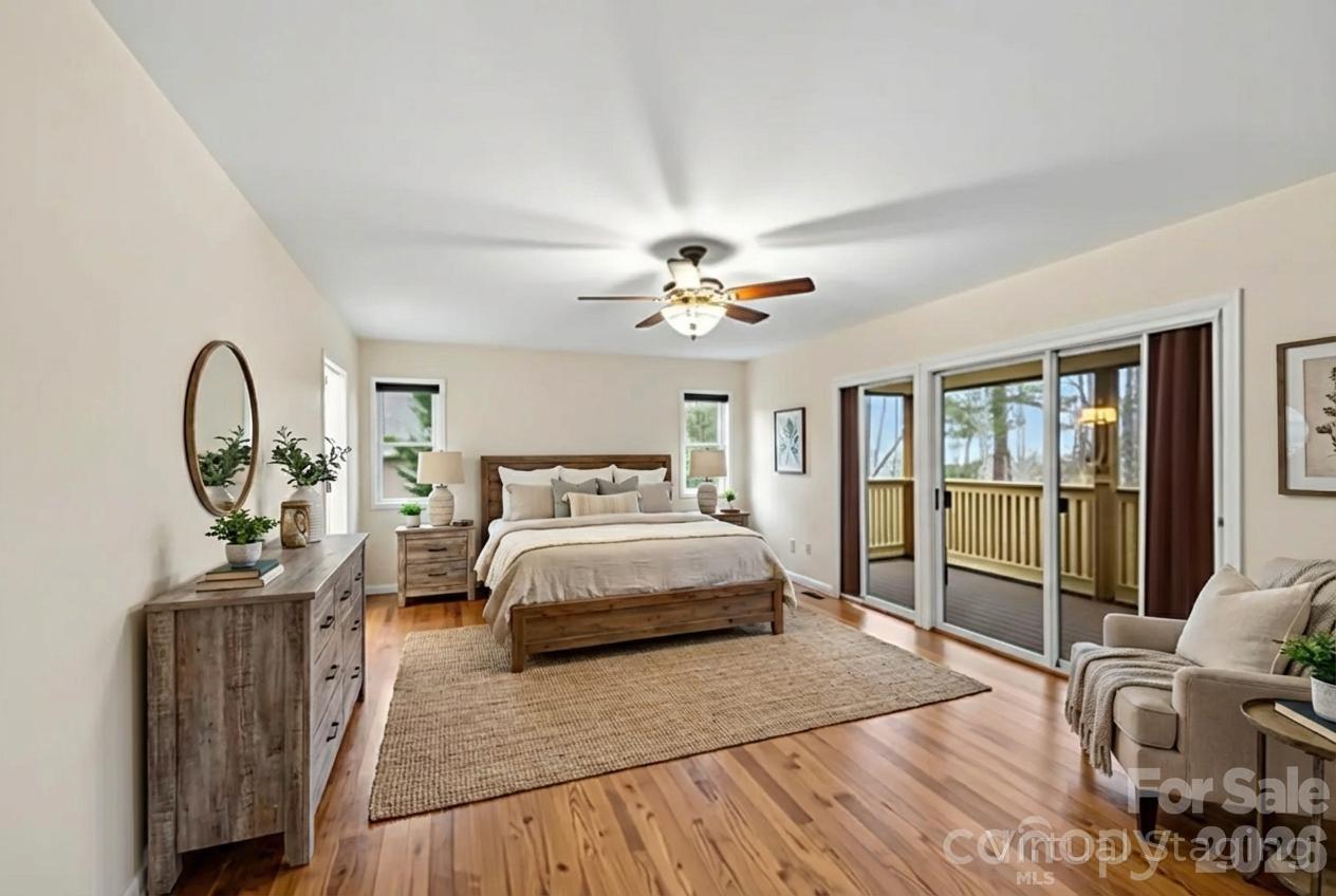 242 Carriage Summitt Way