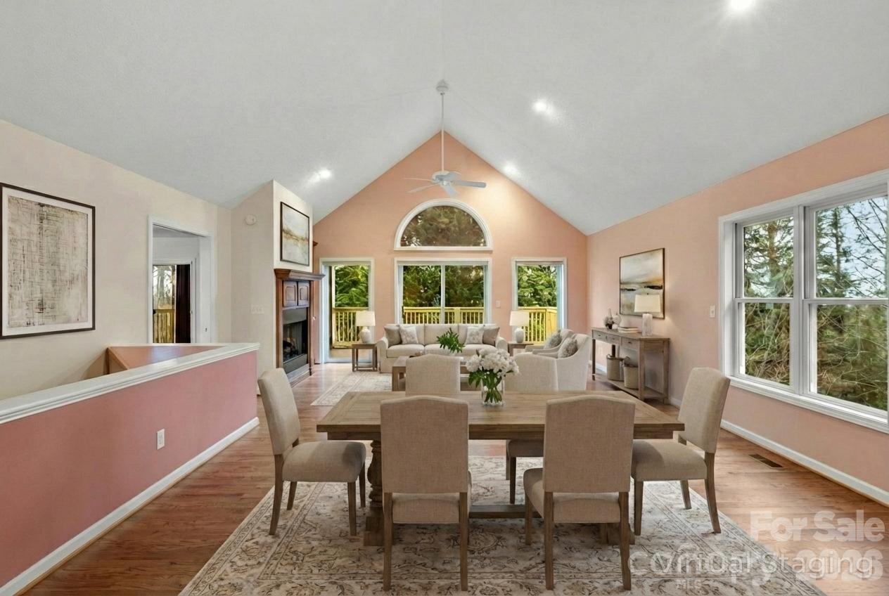 242 Carriage Summitt Way