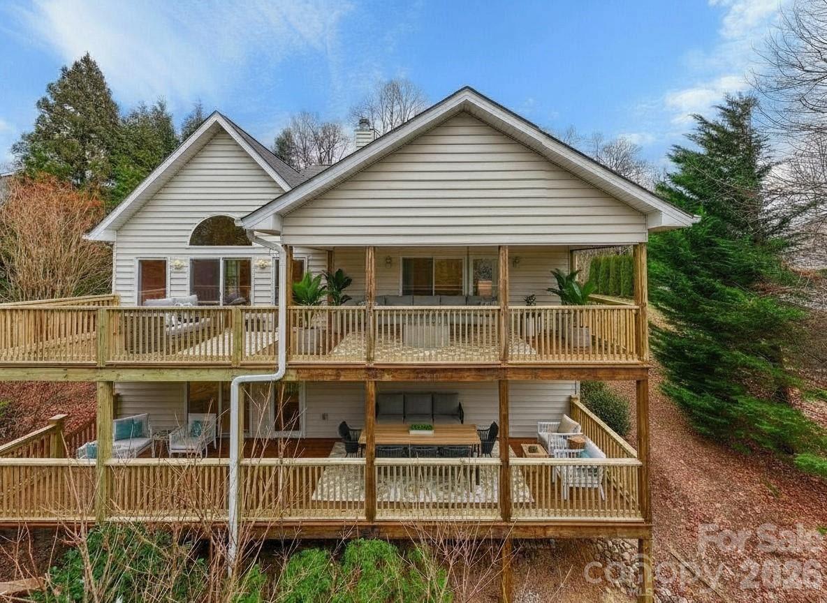 242 Carriage Summitt Way
