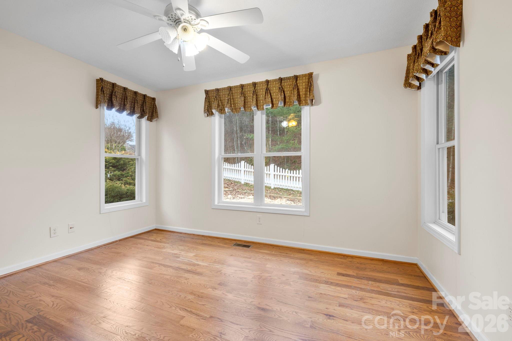 242 Carriage Summitt Way