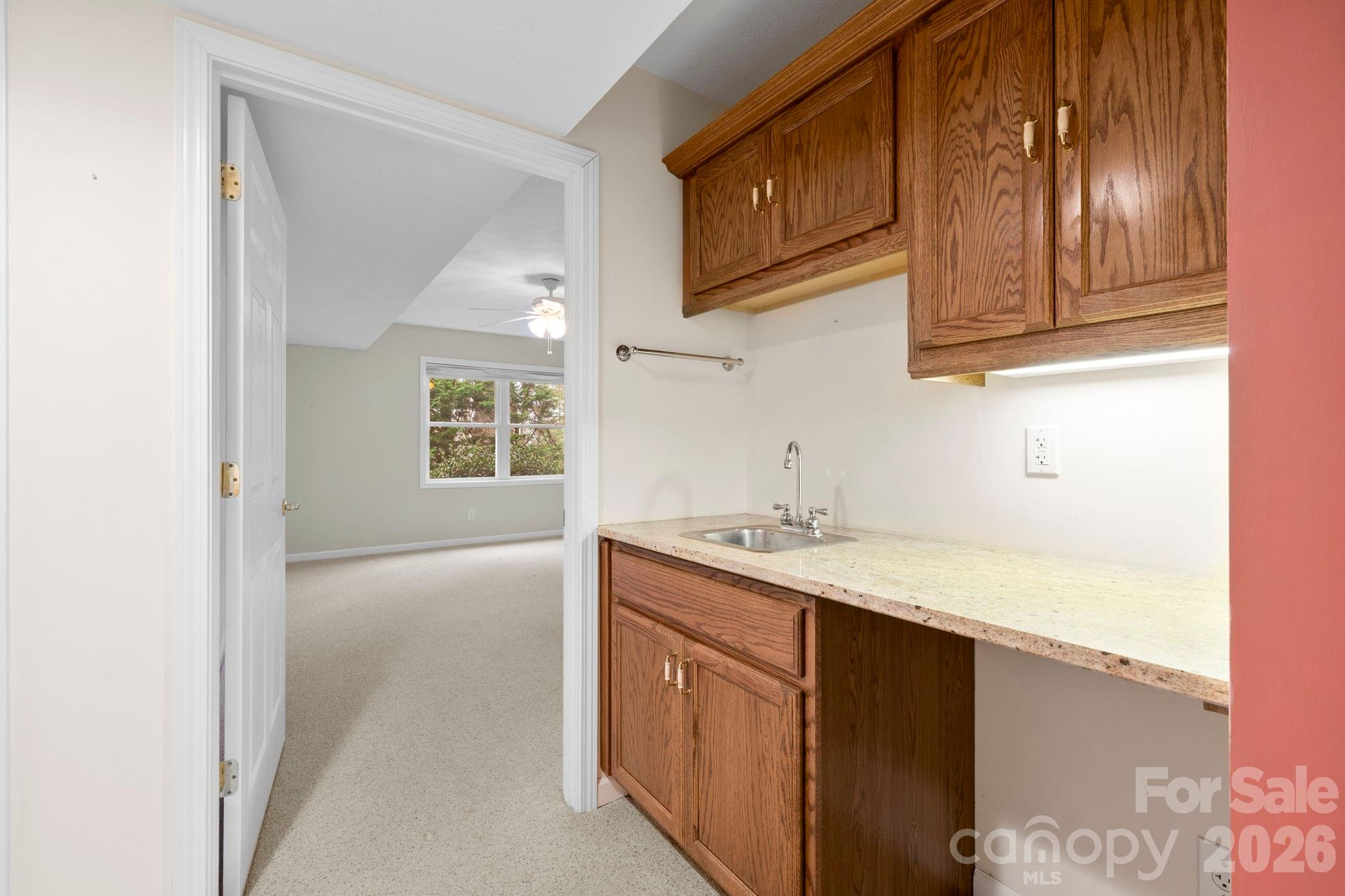 242 Carriage Summitt Way