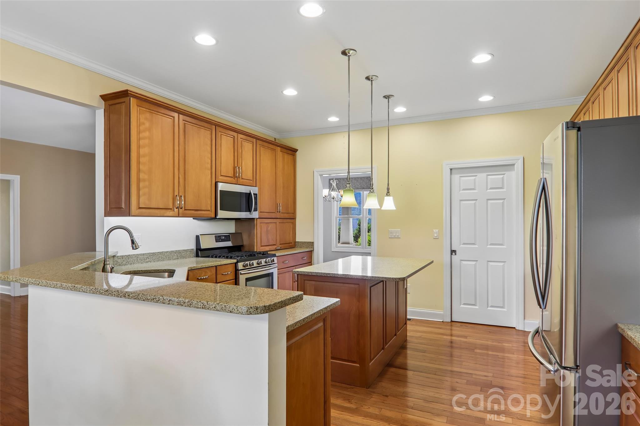 959 Silverglen Way