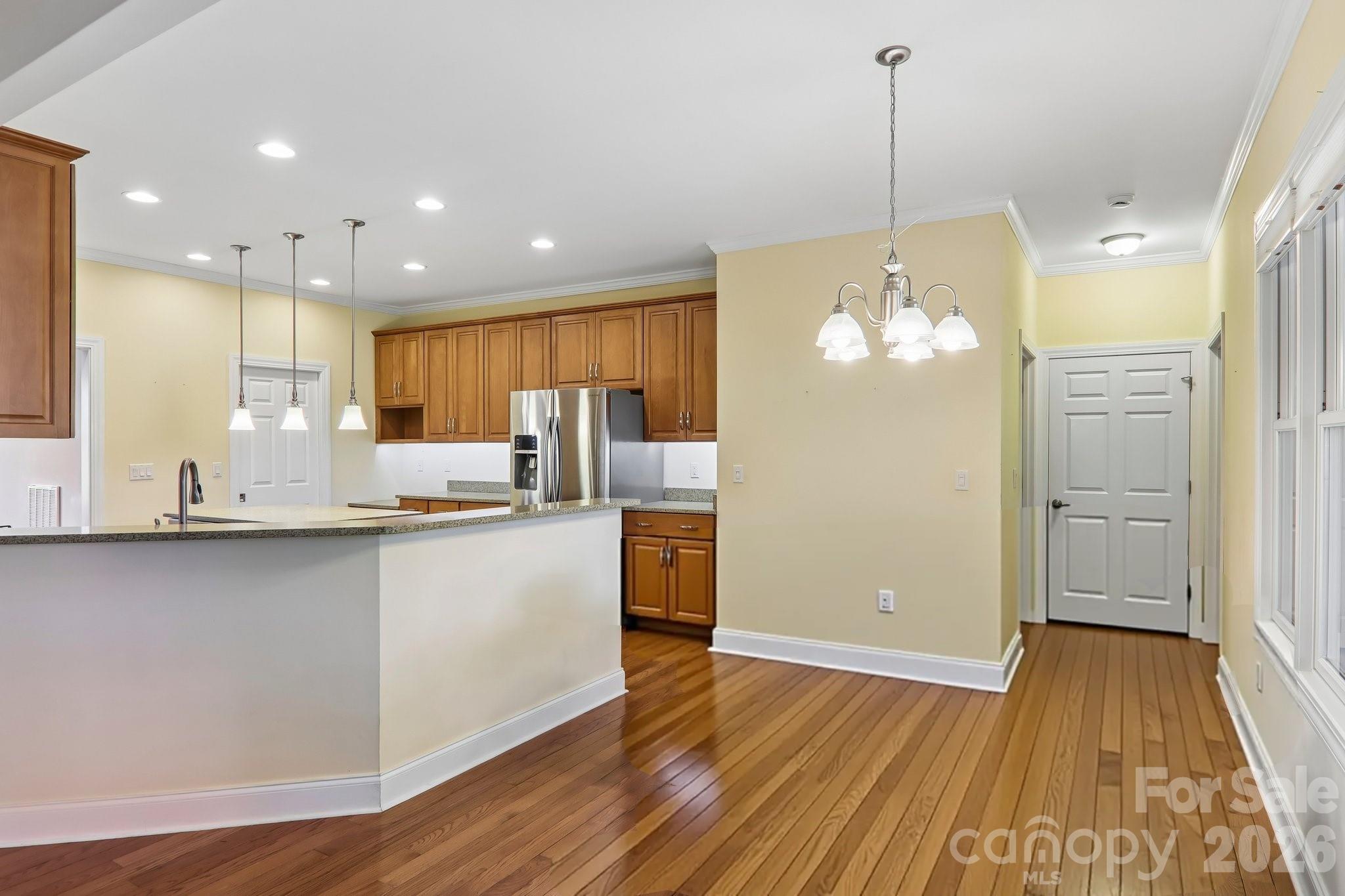 959 Silverglen Way