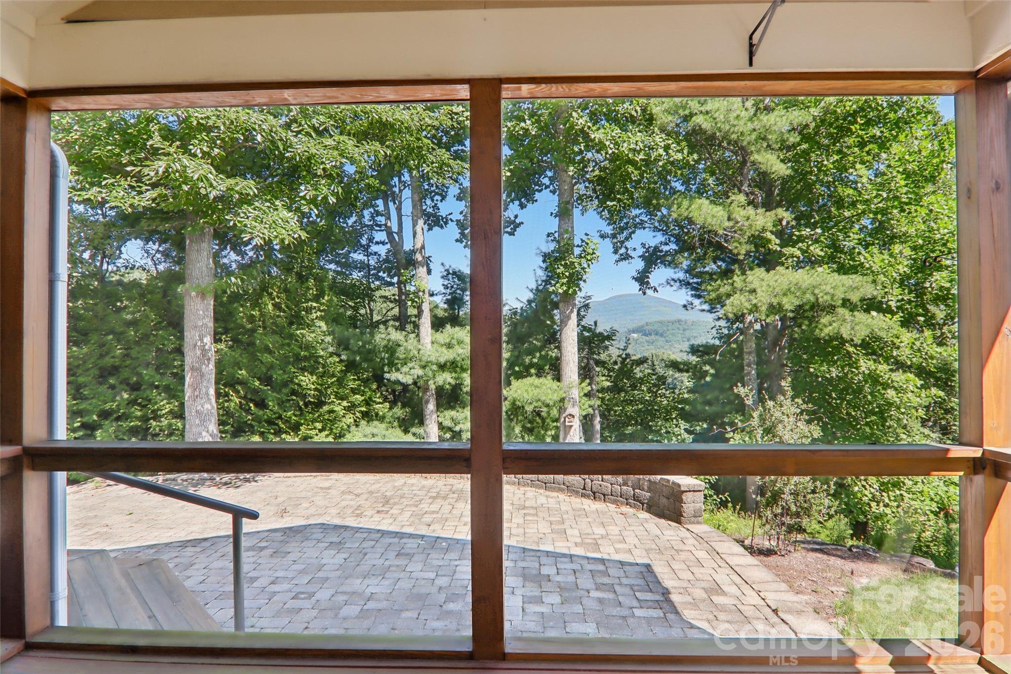 959 Silverglen Way