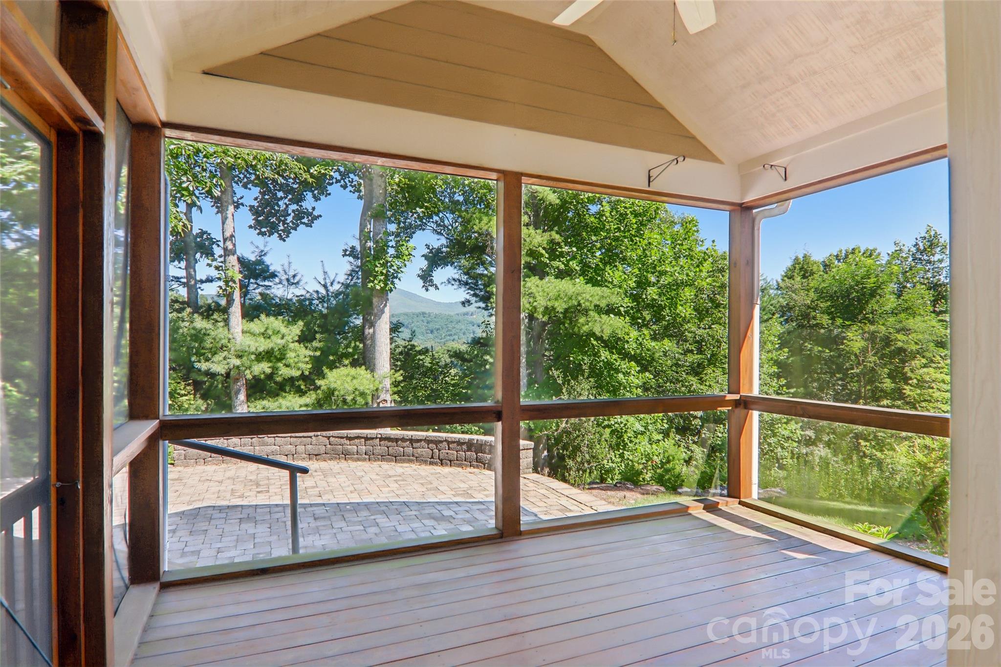959 Silverglen Way