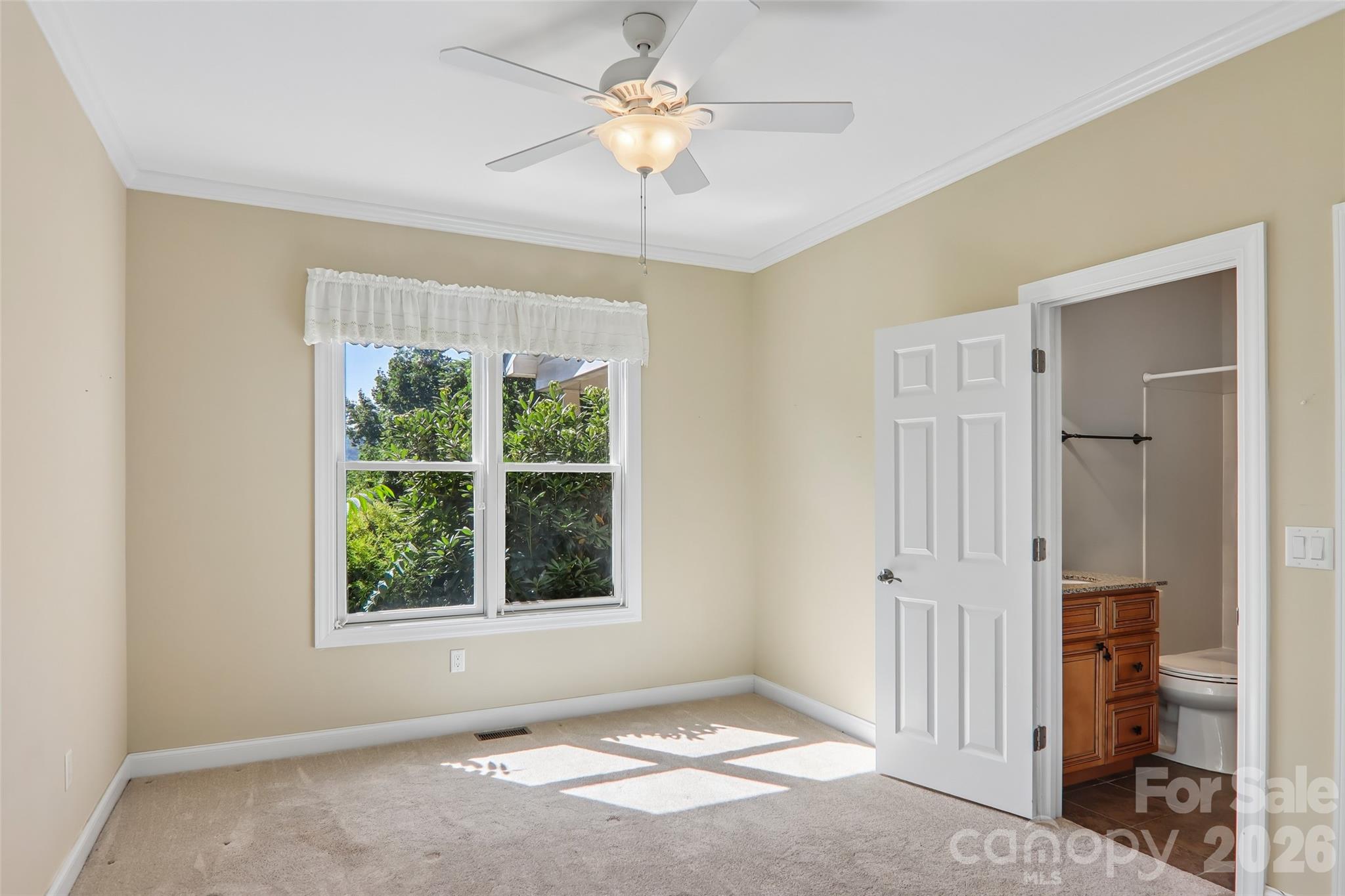 959 Silverglen Way