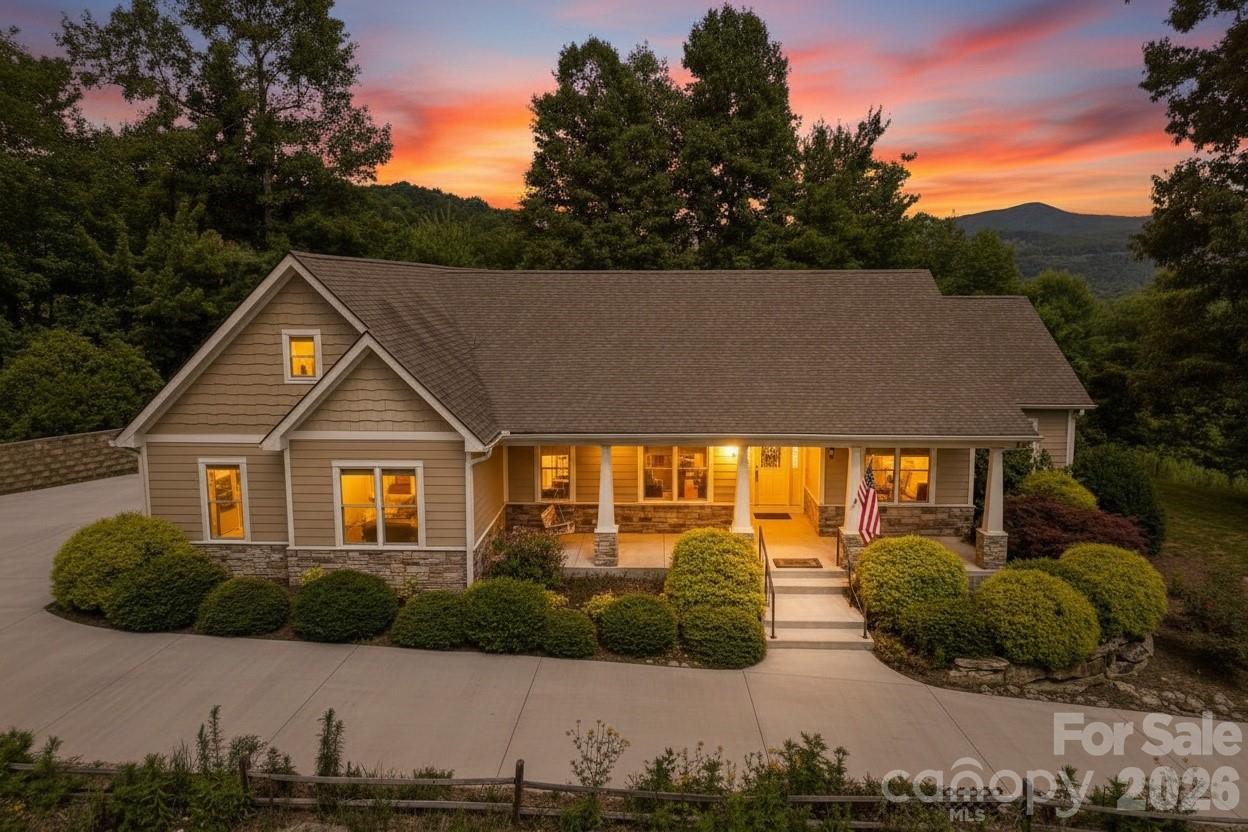 959 Silverglen Way