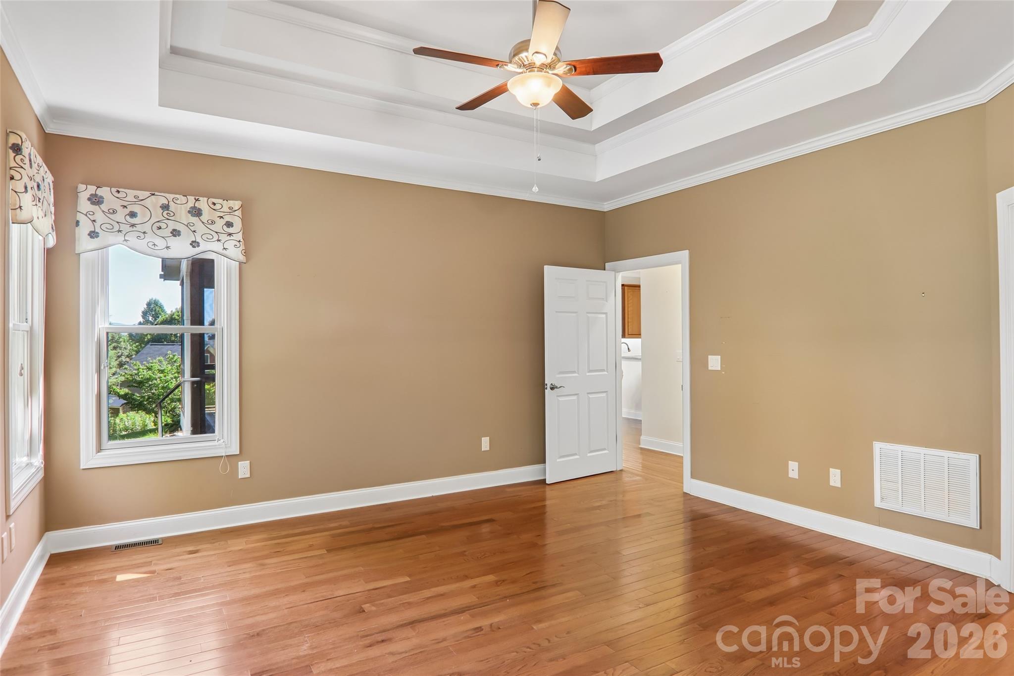 959 Silverglen Way