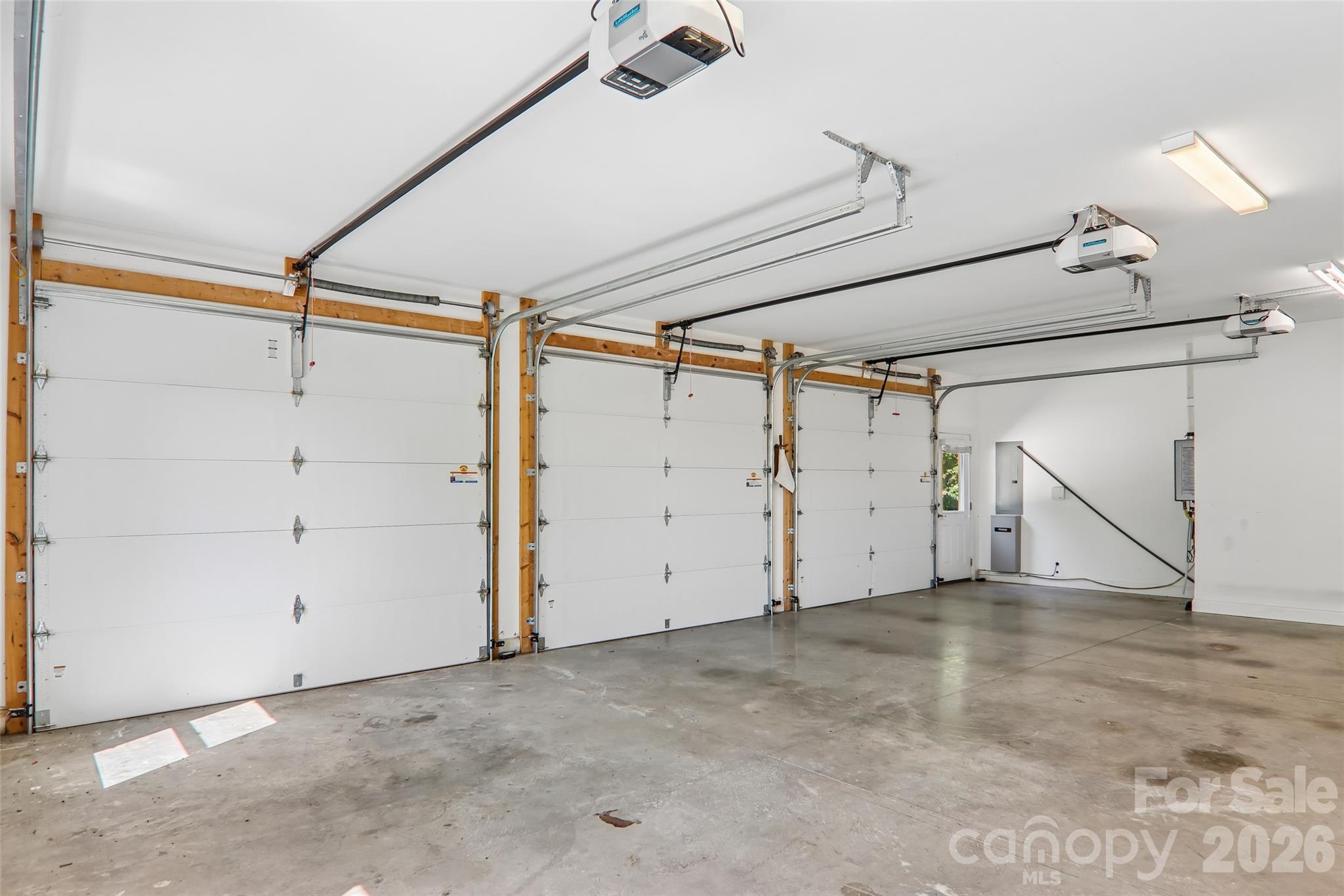 959 Silverglen Way