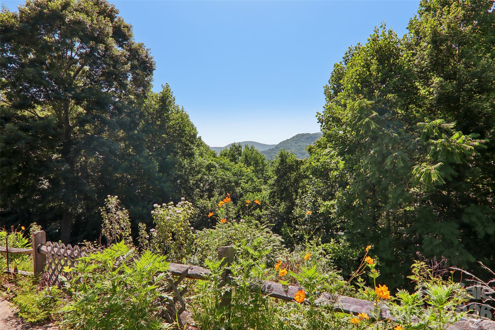 959 Silverglen Way