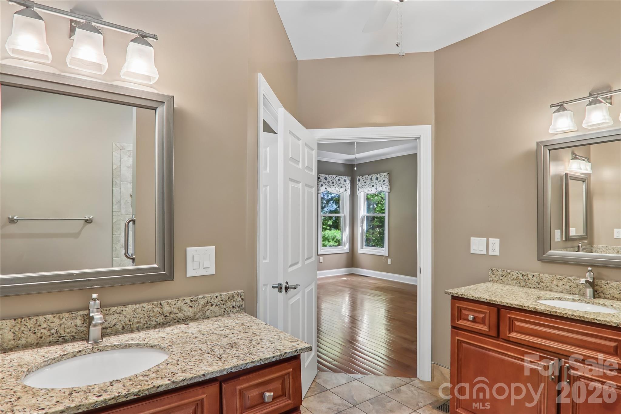 959 Silverglen Way