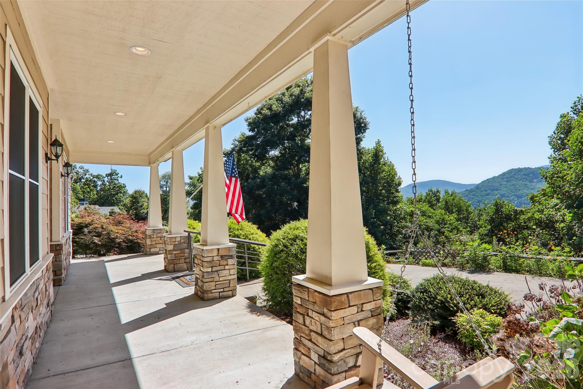 959 Silverglen Way