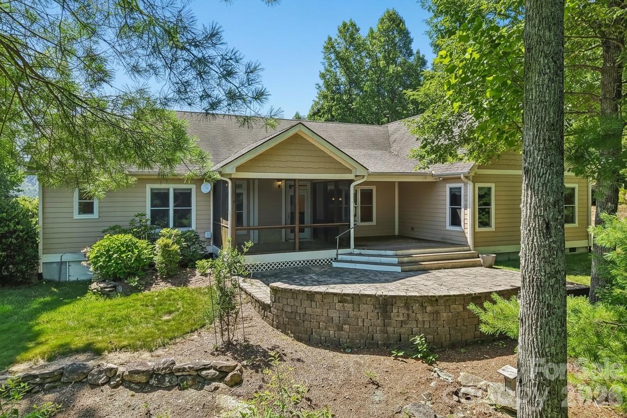 959 Silverglen Way