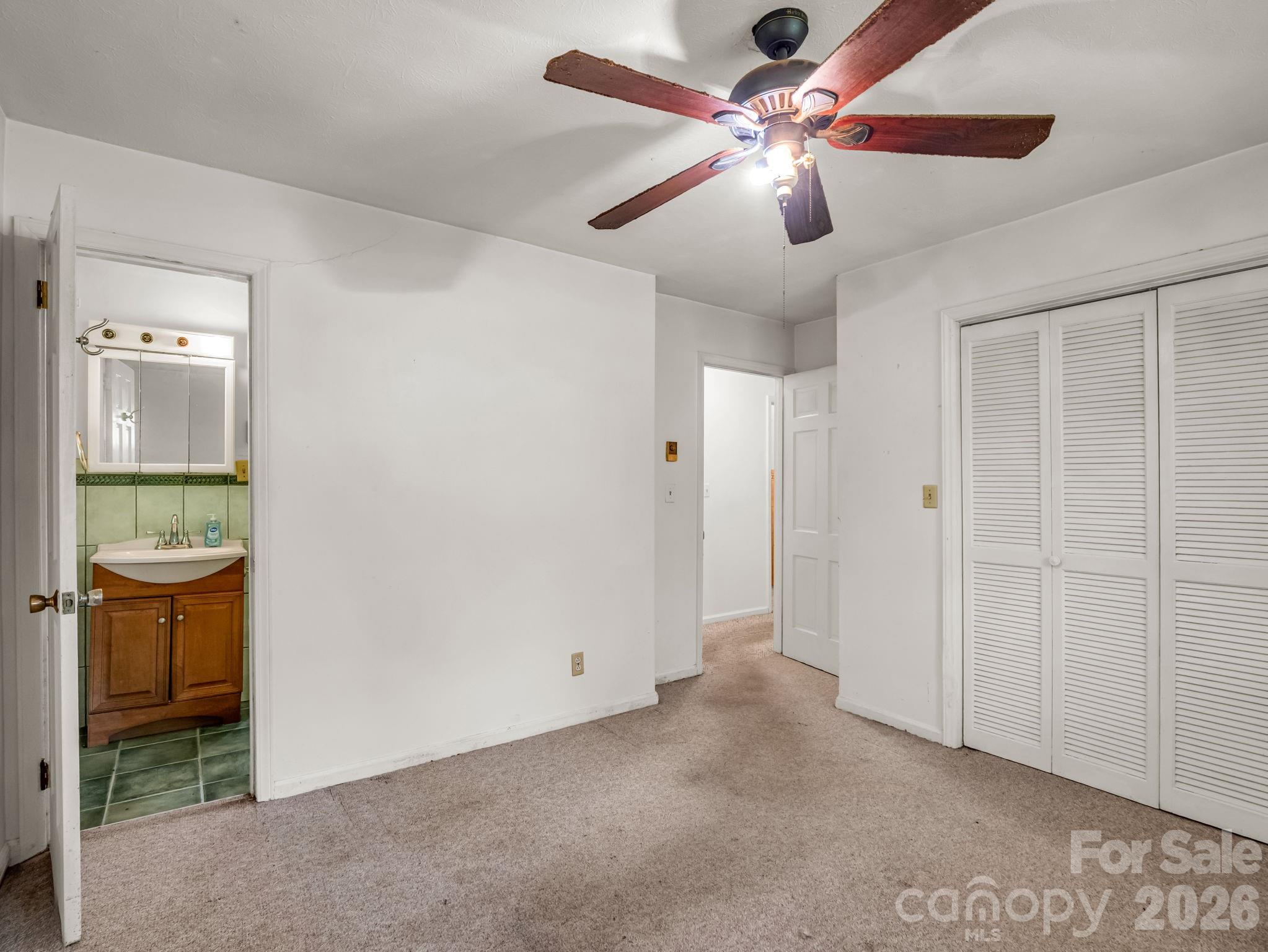 926 Toxaway Court