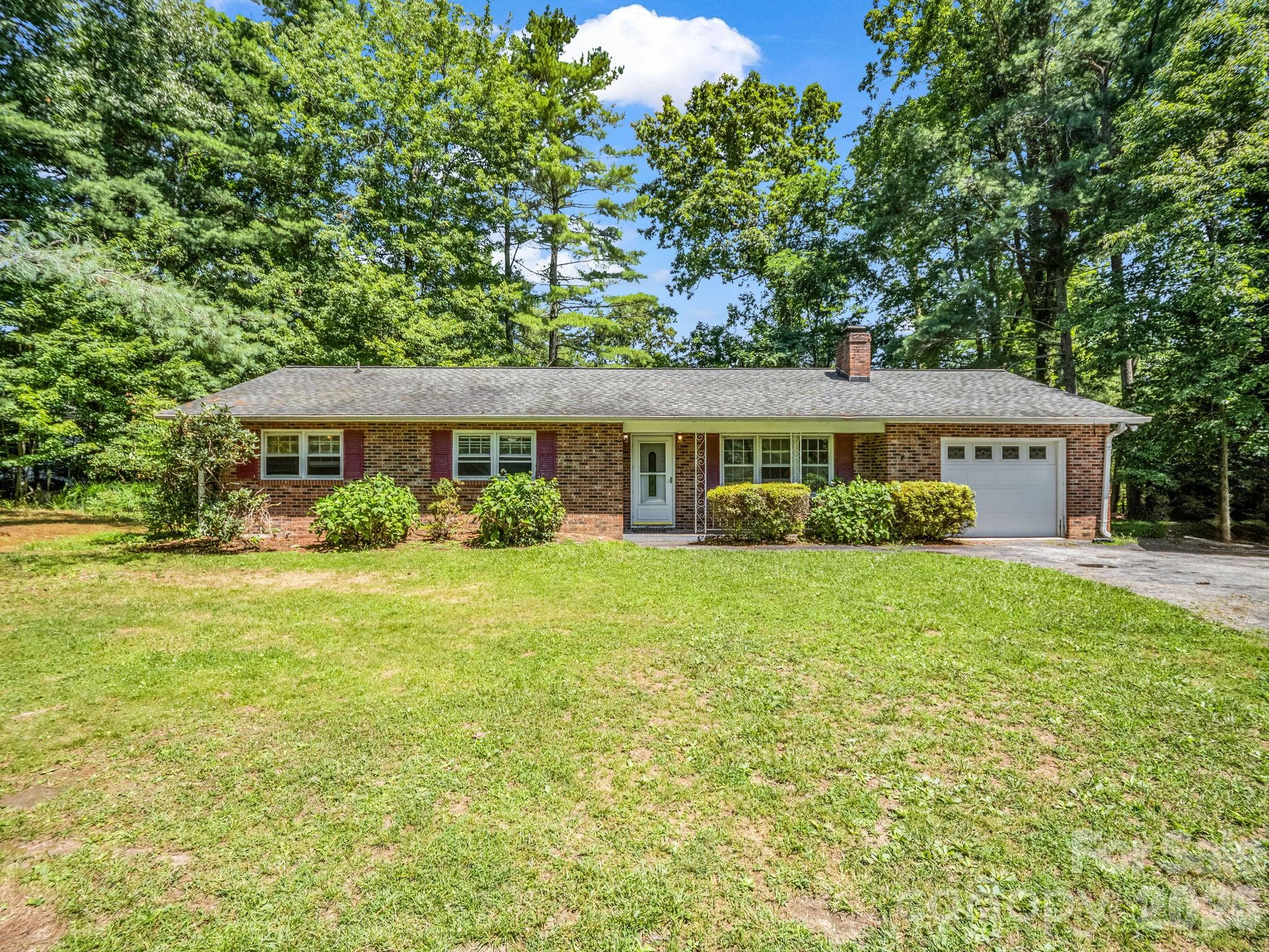 926 Toxaway Court