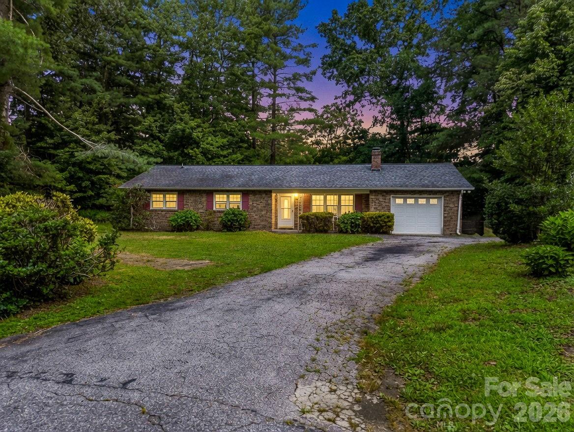 926 Toxaway Court