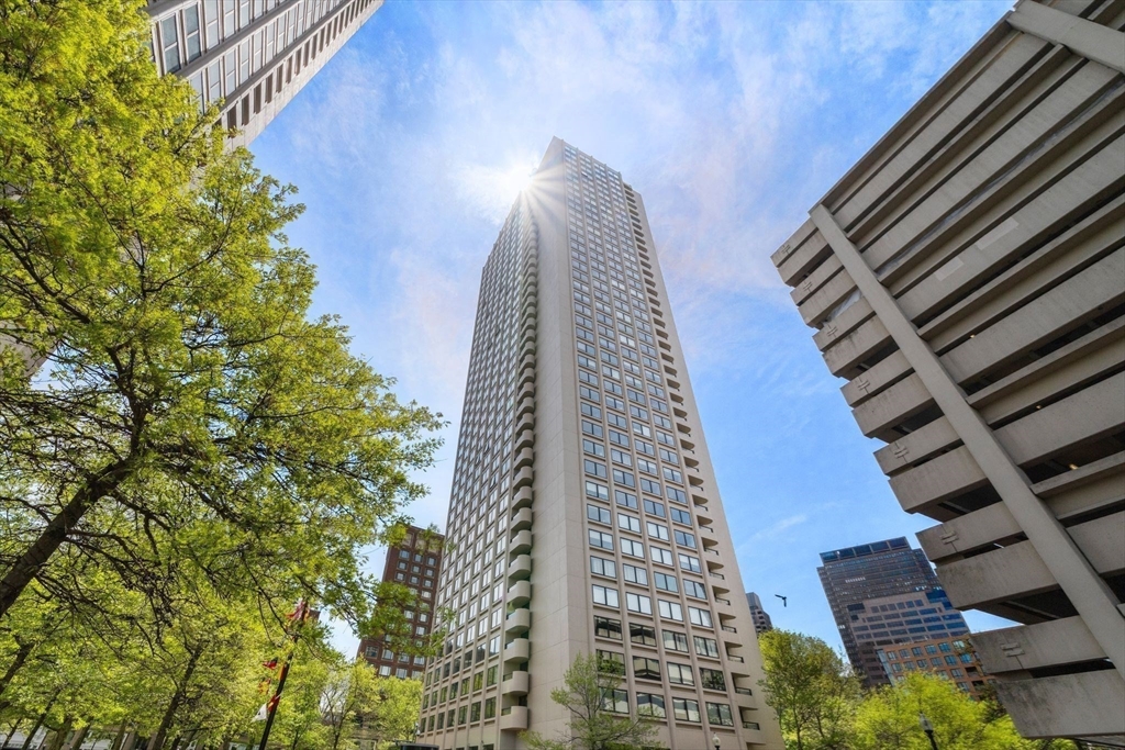 65 E India Row # 31H