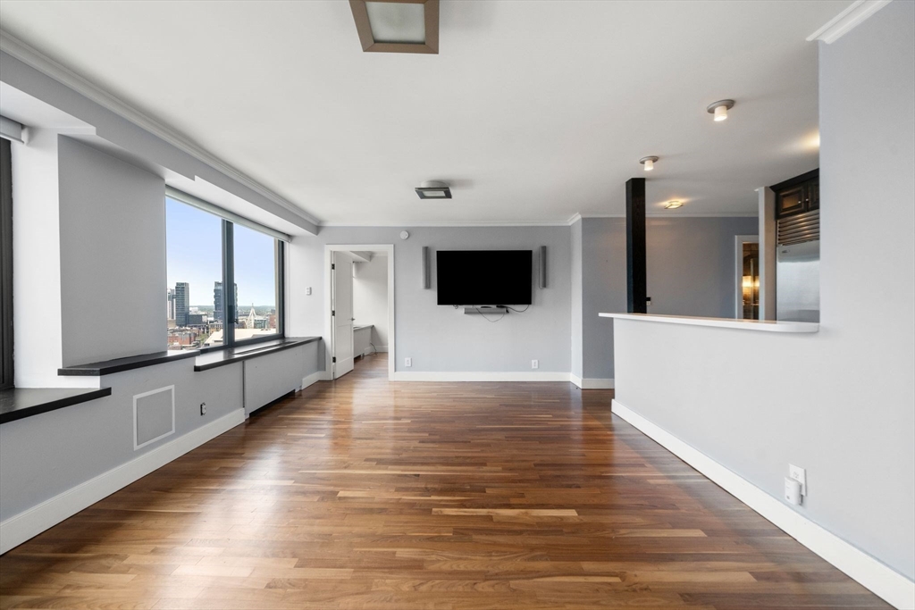 65 E India Row # 31H