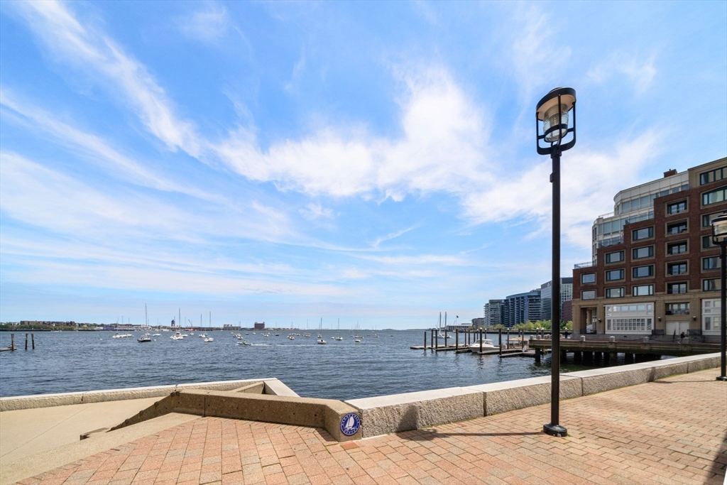 65 E India Row # 31H