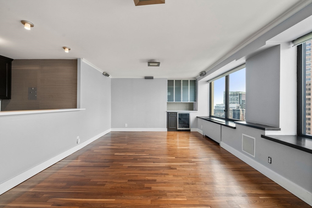 65 E India Row # 31H