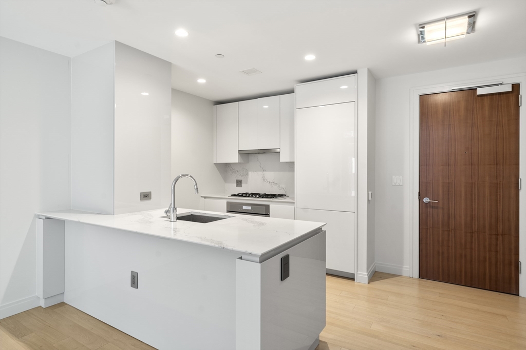133 Seaport Blvd # 521