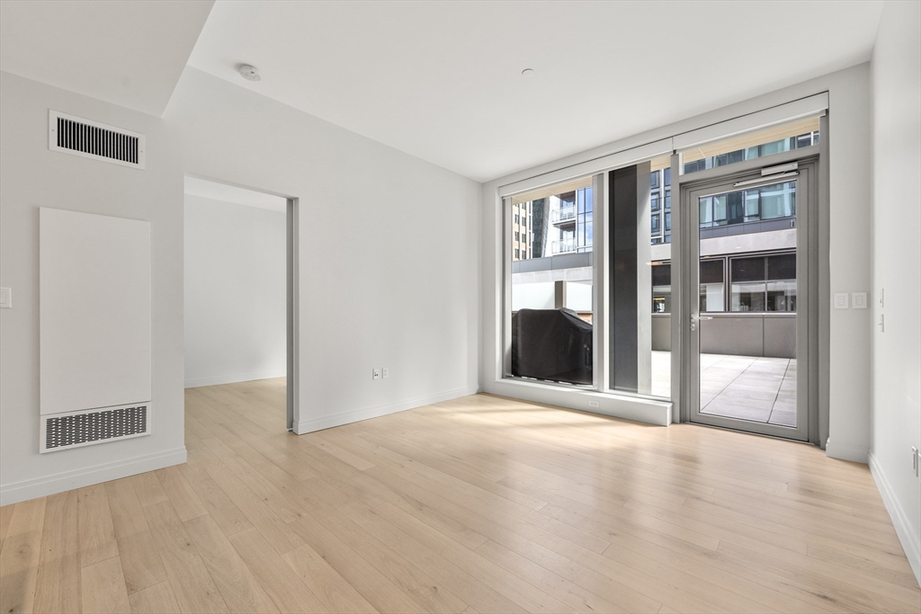 133 Seaport Blvd # 521