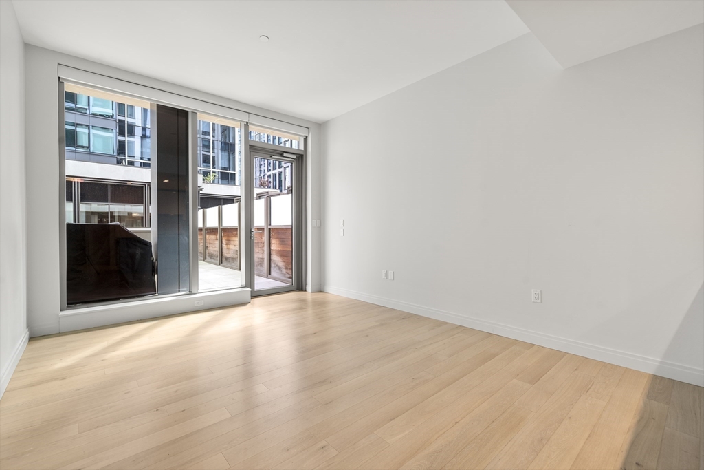 133 Seaport Blvd # 521