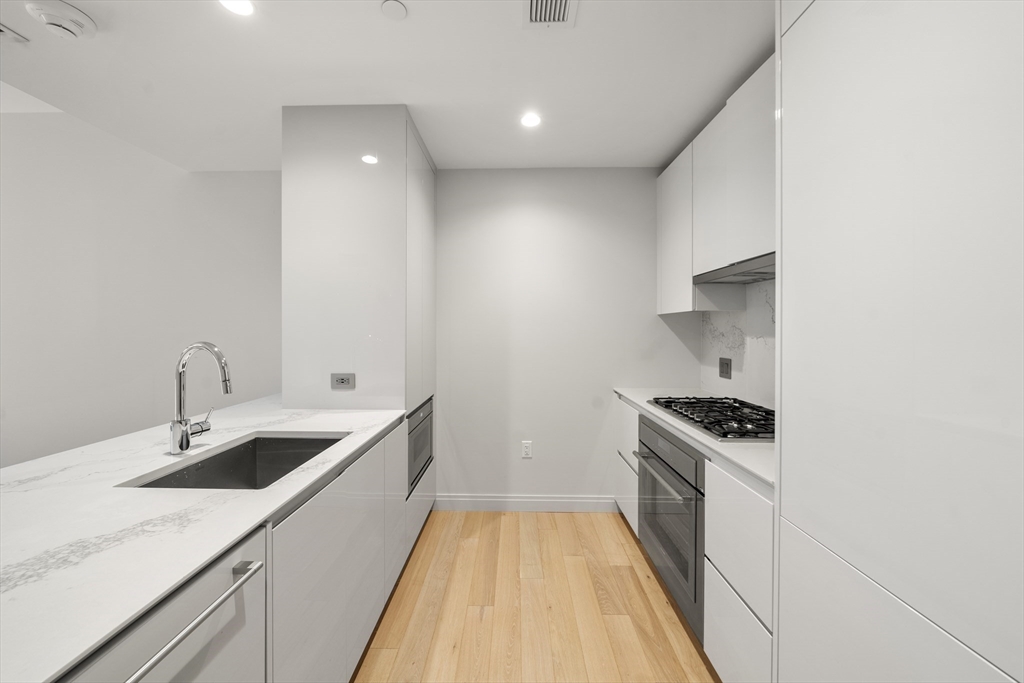 133 Seaport Blvd # 521