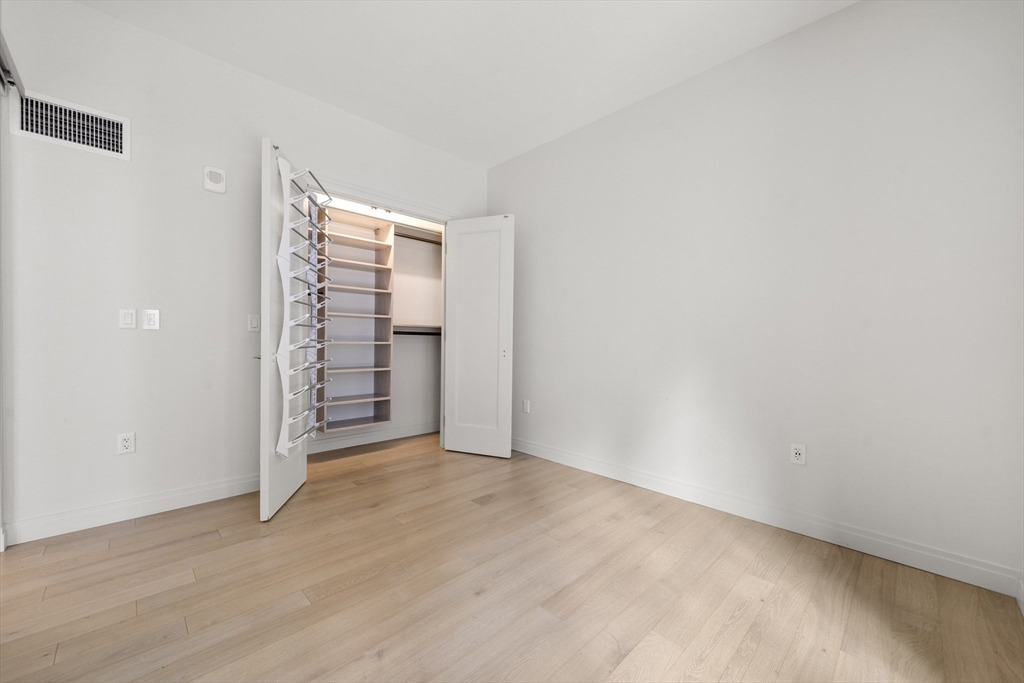 133 Seaport Blvd # 521