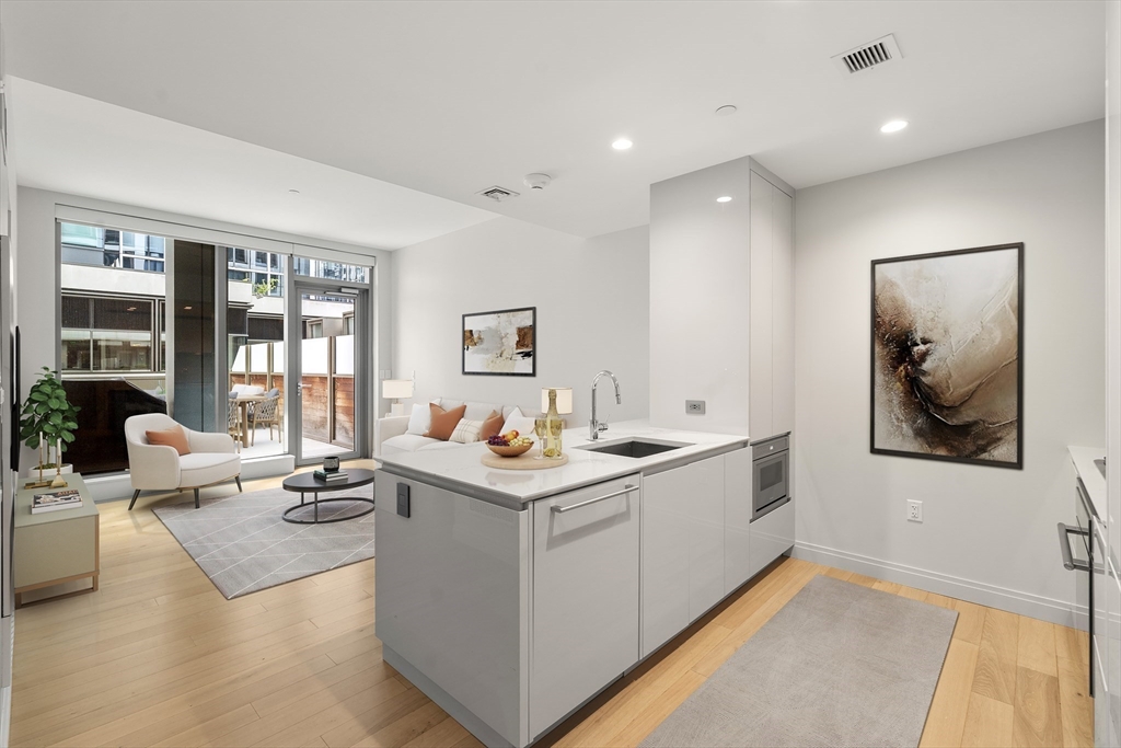 133 Seaport Blvd # 521