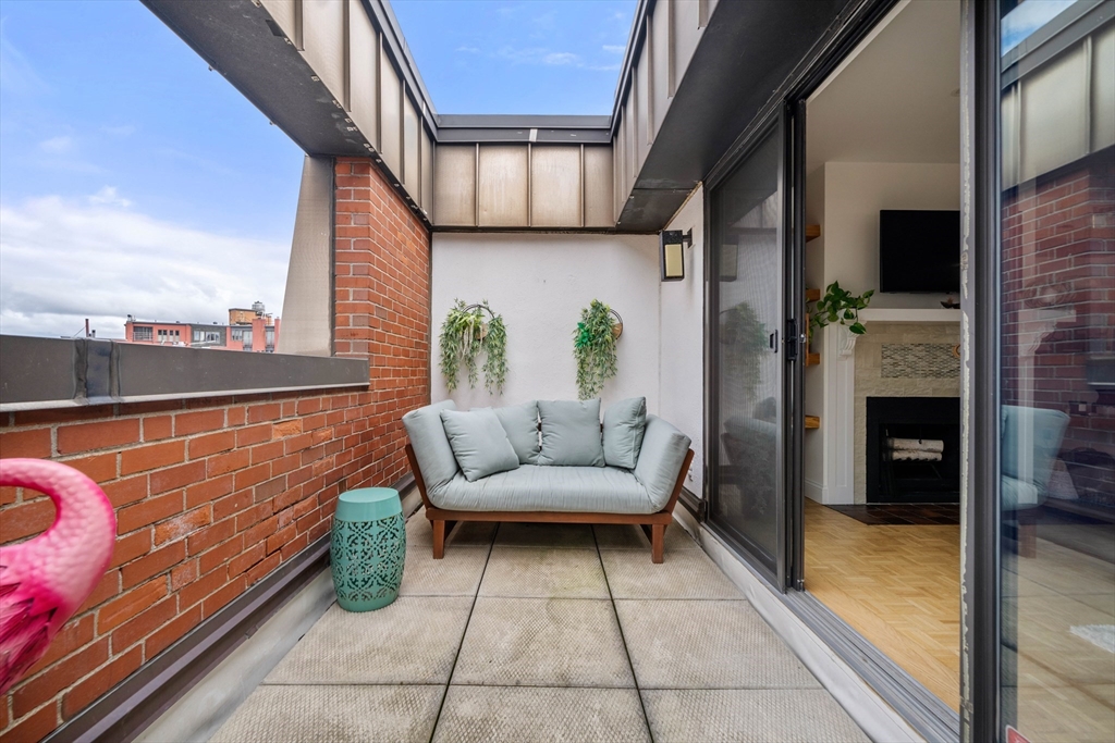 142 Commercial Street # 601