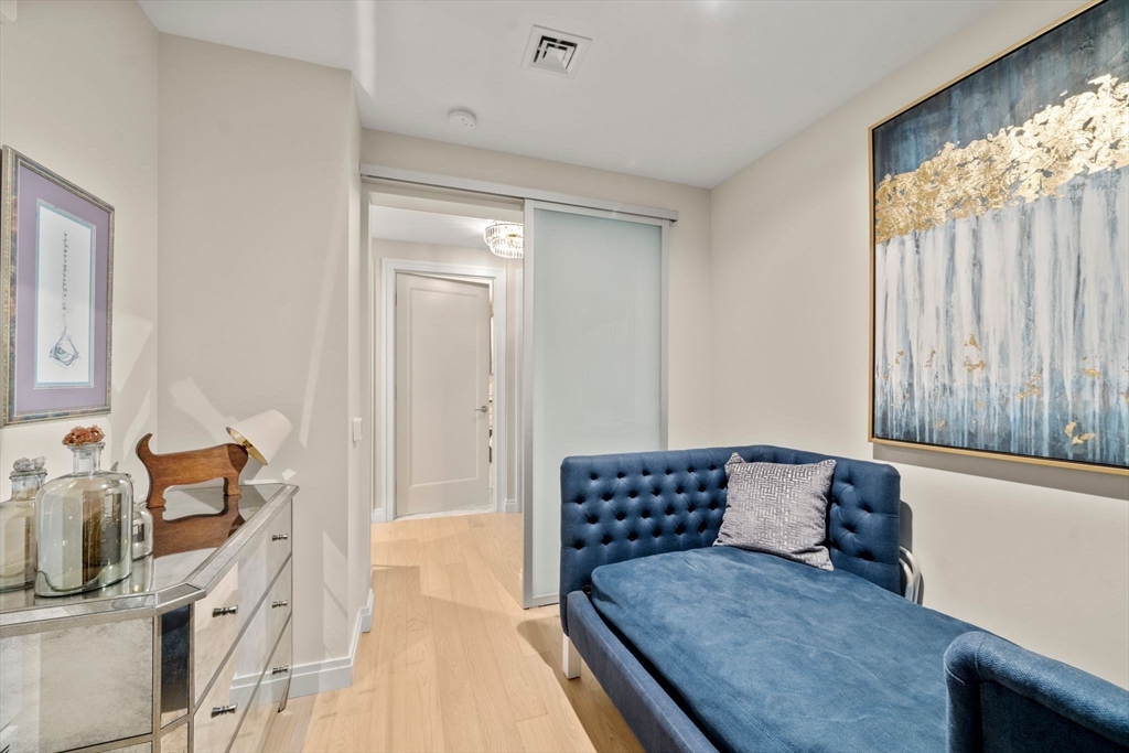 133 Seaport Boulevard # 716