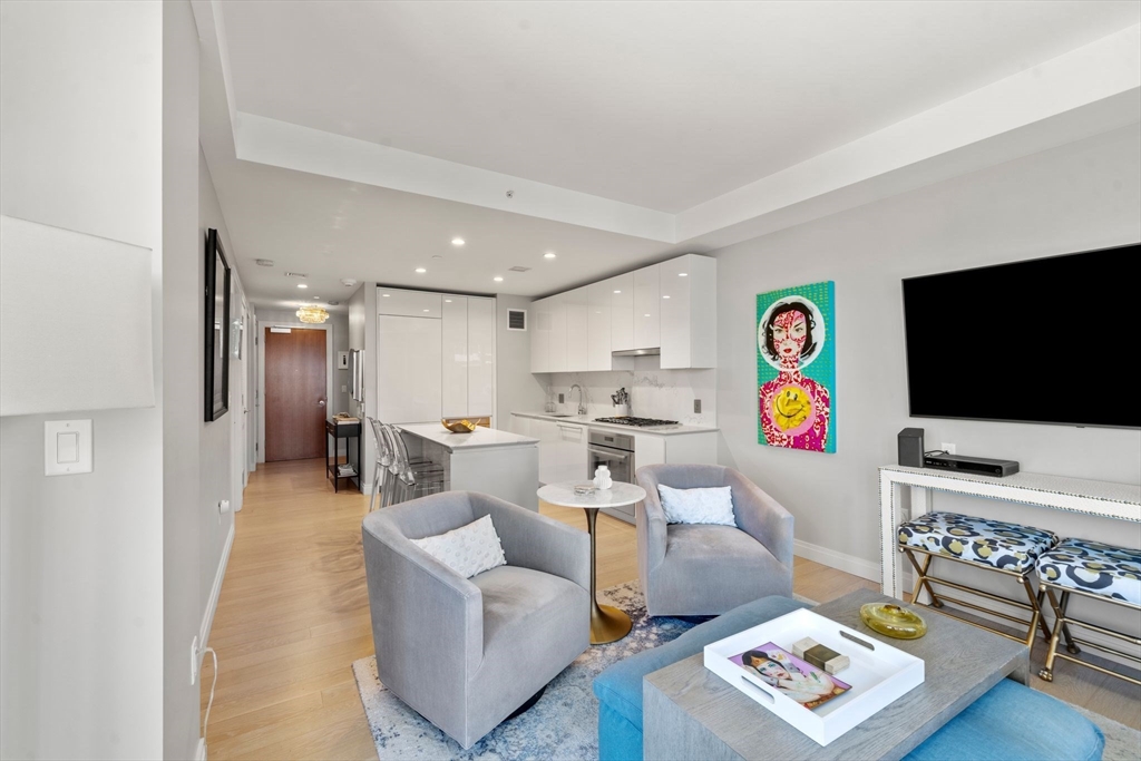 133 Seaport Boulevard # 716
