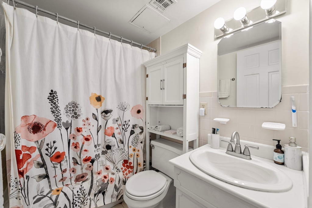 120 Commercial Street # 2 Unit: 3-2