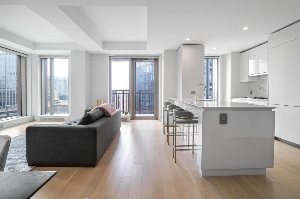 135 Seaport Boulevard # 920