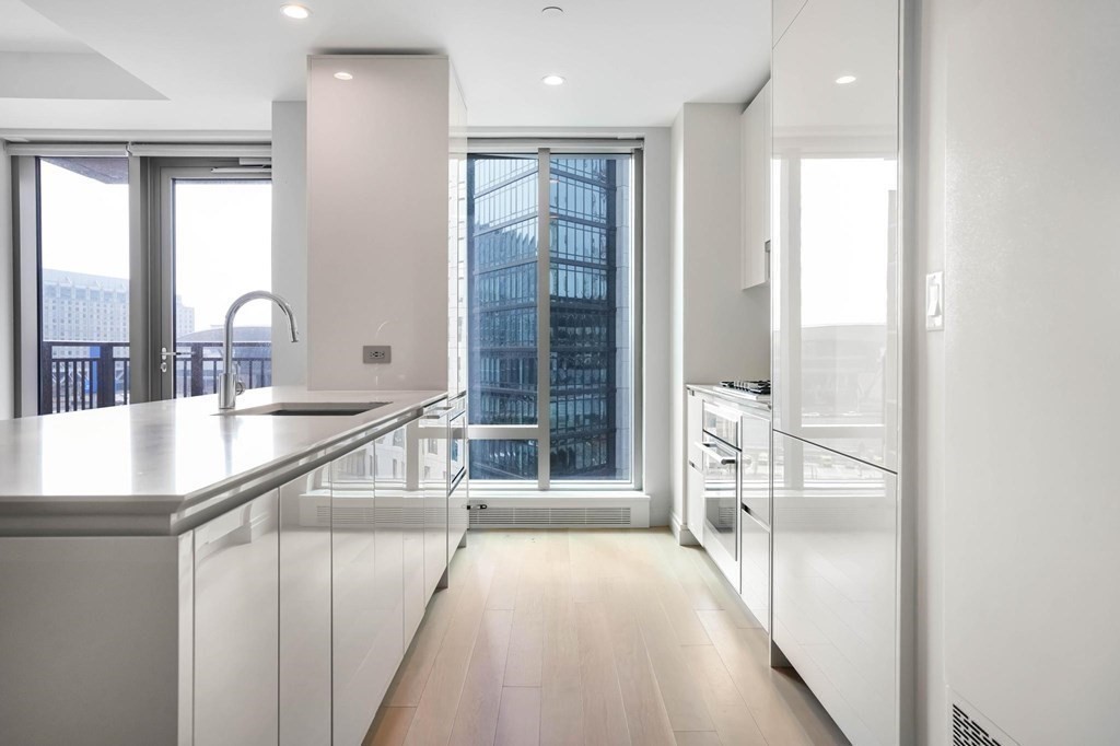 135 Seaport Boulevard # 920