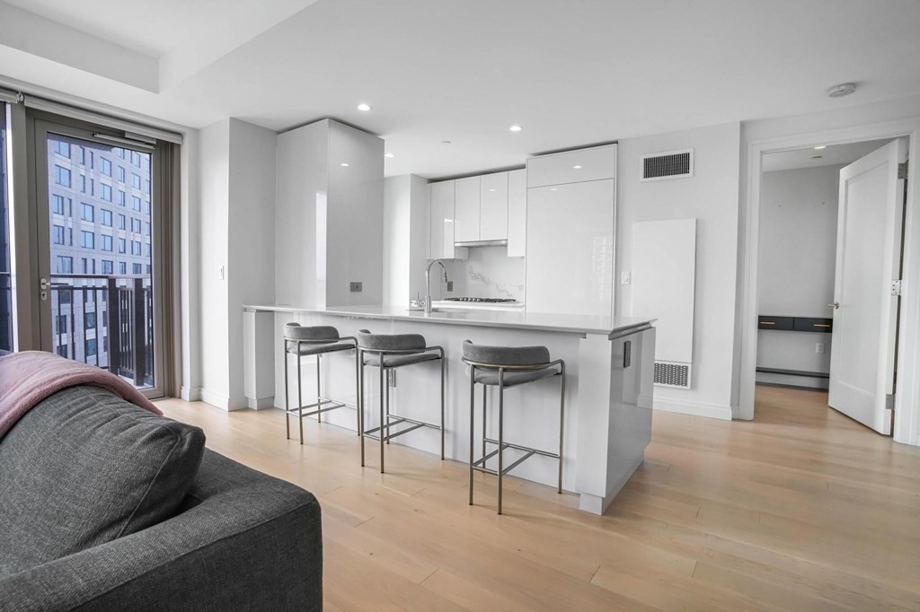 135 Seaport Boulevard # 920