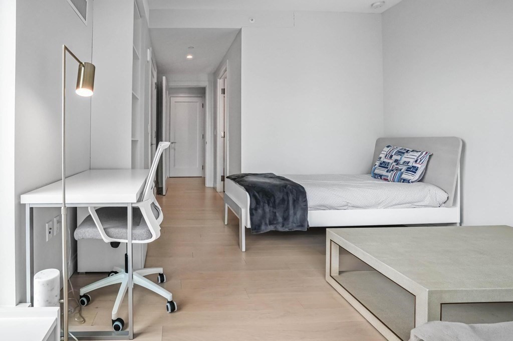 135 Seaport Boulevard # 920