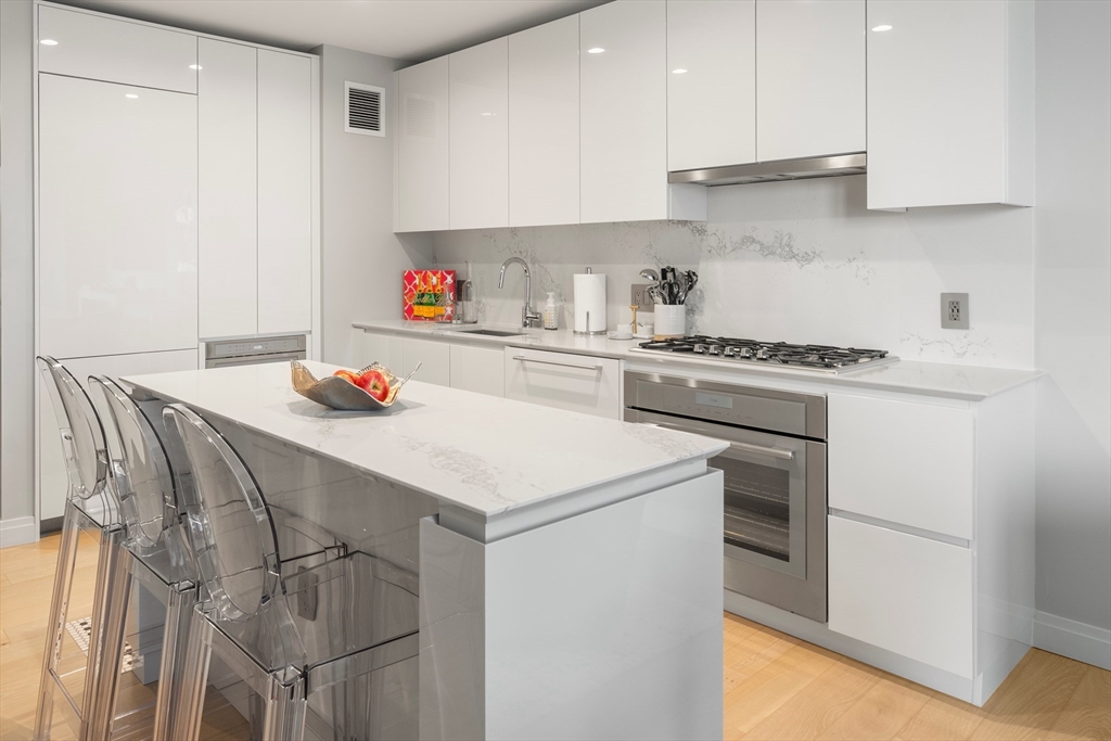 133 Seaport Boulevard # 716