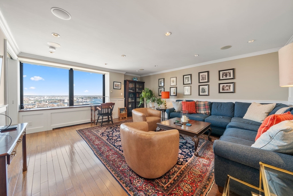 65 East India Row # 33C