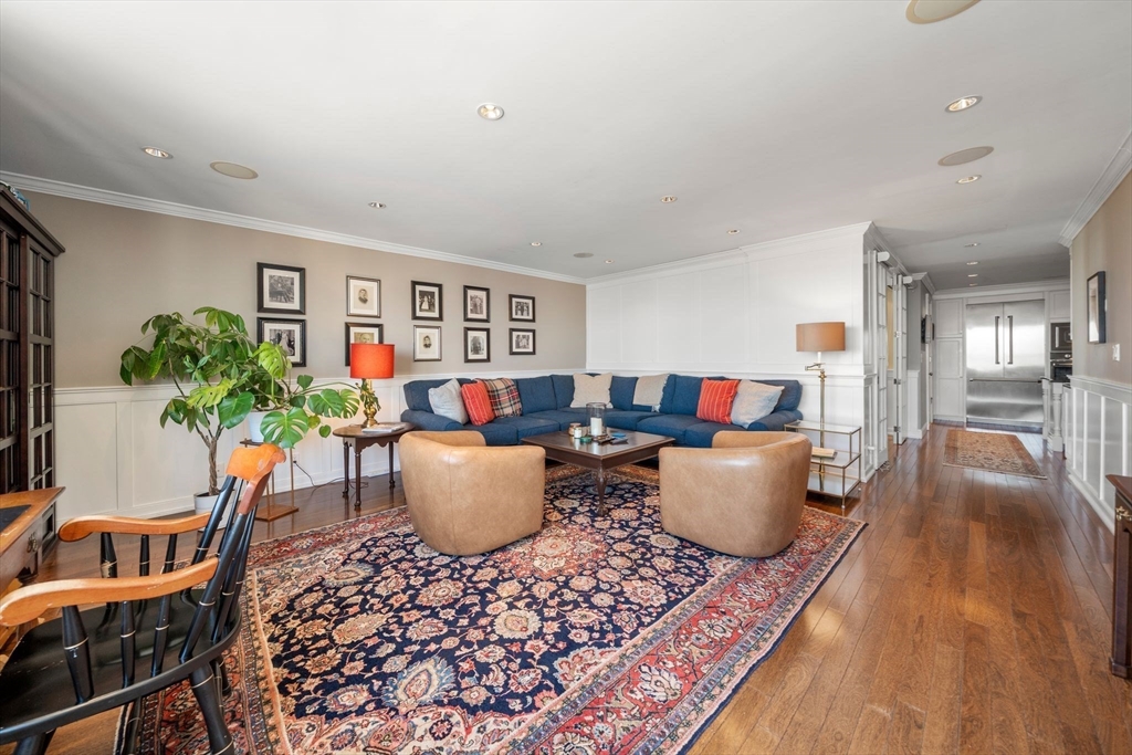 65 East India Row # 33C