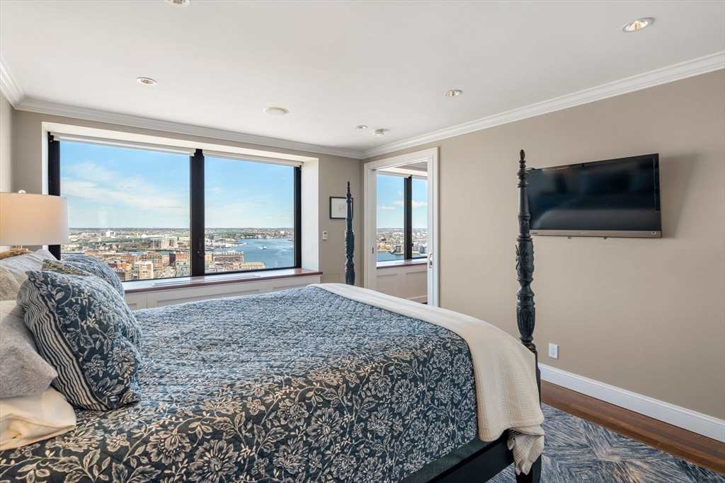 65 East India Row # 33C