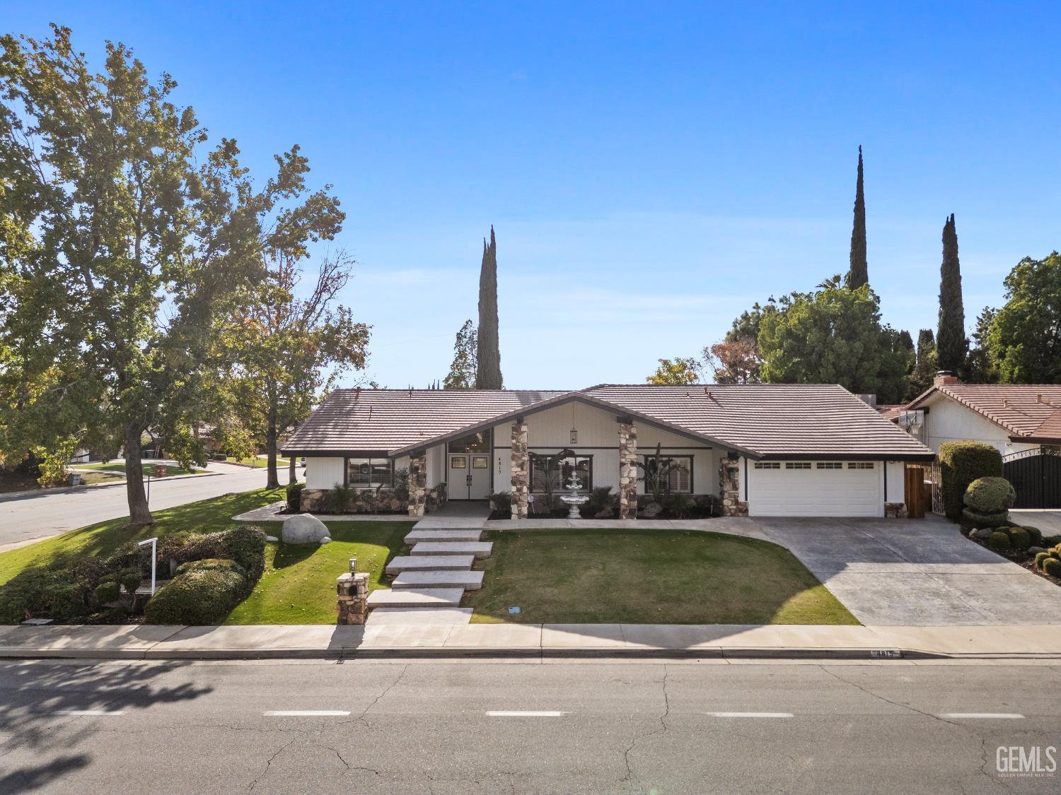 4815 Panorama Drive