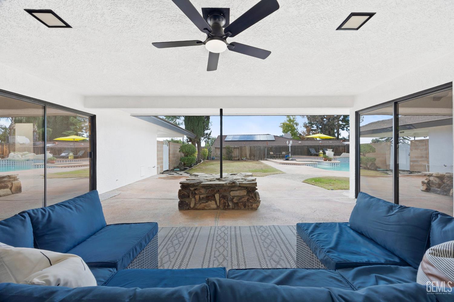 4815 Panorama Drive