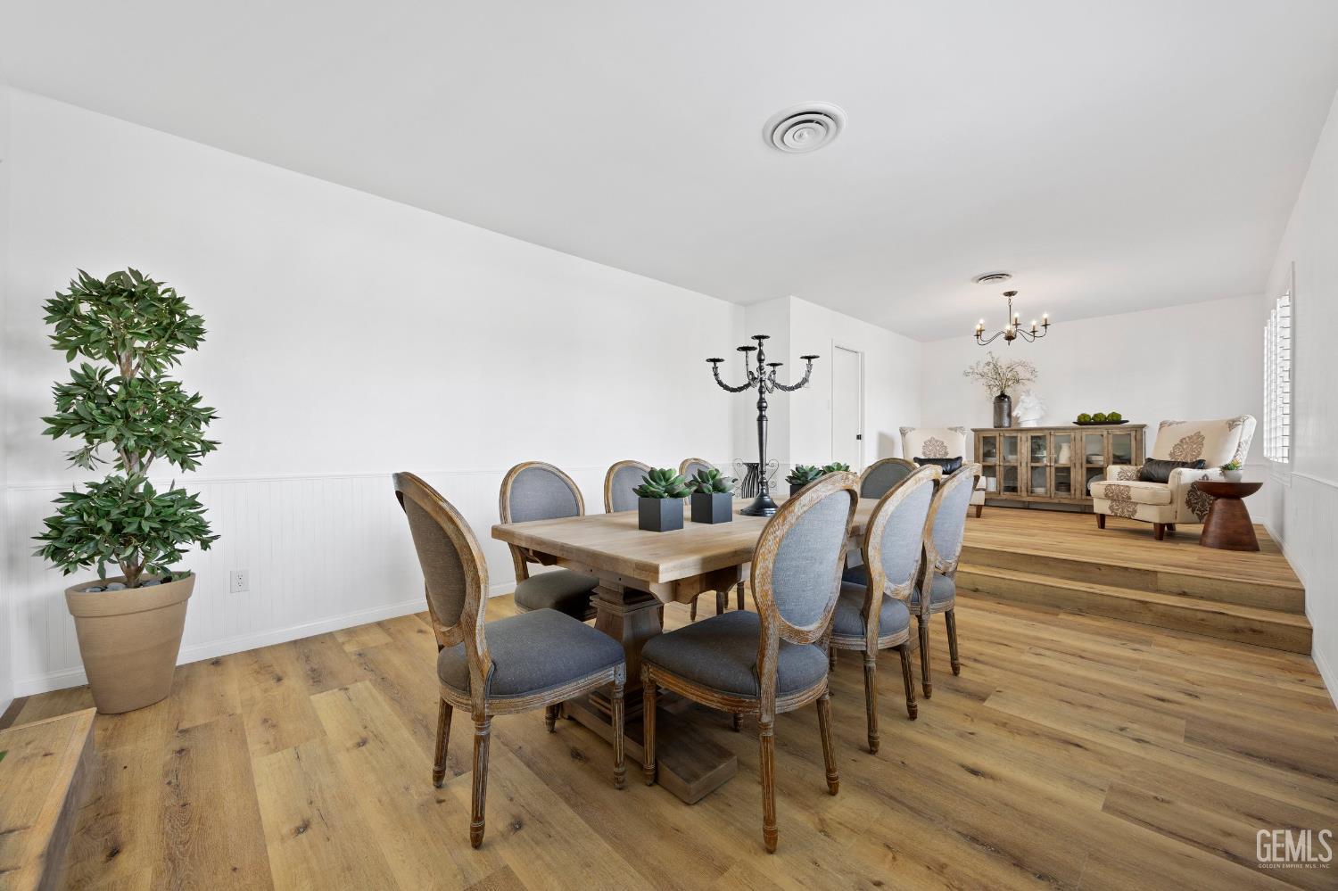 4815 Panorama Drive